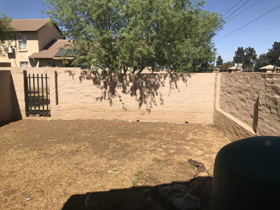 2 Bedroom Property for Sale in Albertsdal Gauteng
