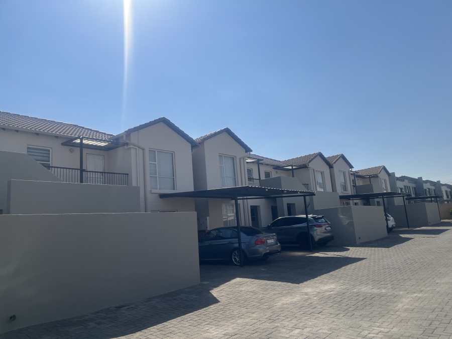 2 Bedroom Property for Sale in Albertsdal Gauteng