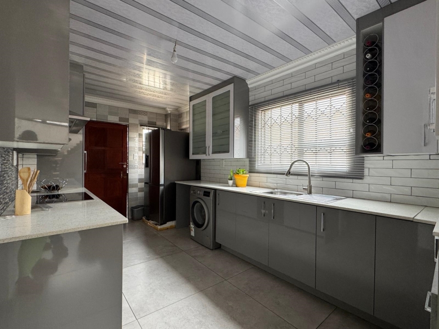 4 Bedroom Property for Sale in Cosmo City Gauteng