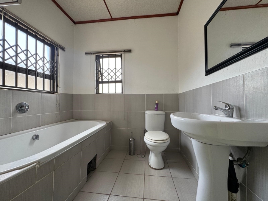 4 Bedroom Property for Sale in Cosmo City Gauteng