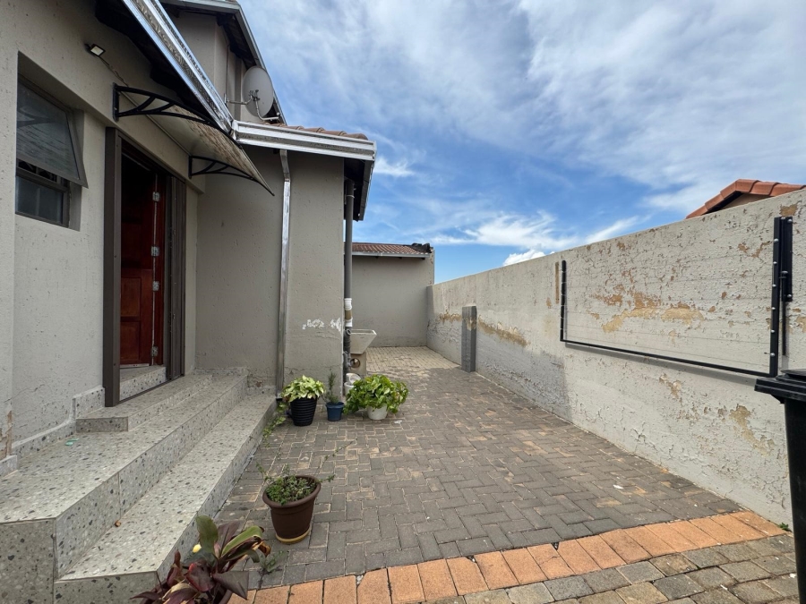 4 Bedroom Property for Sale in Cosmo City Gauteng
