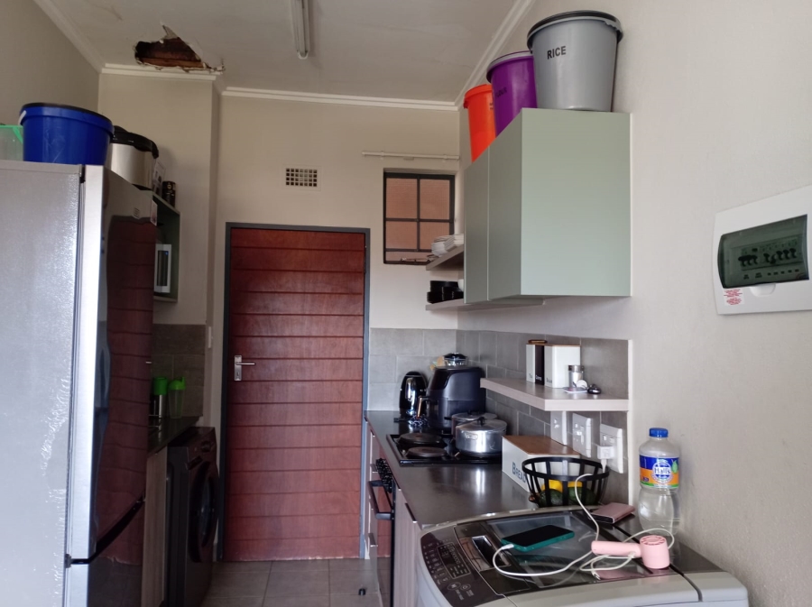 2 Bedroom Property for Sale in Lotus Gardens Gauteng
