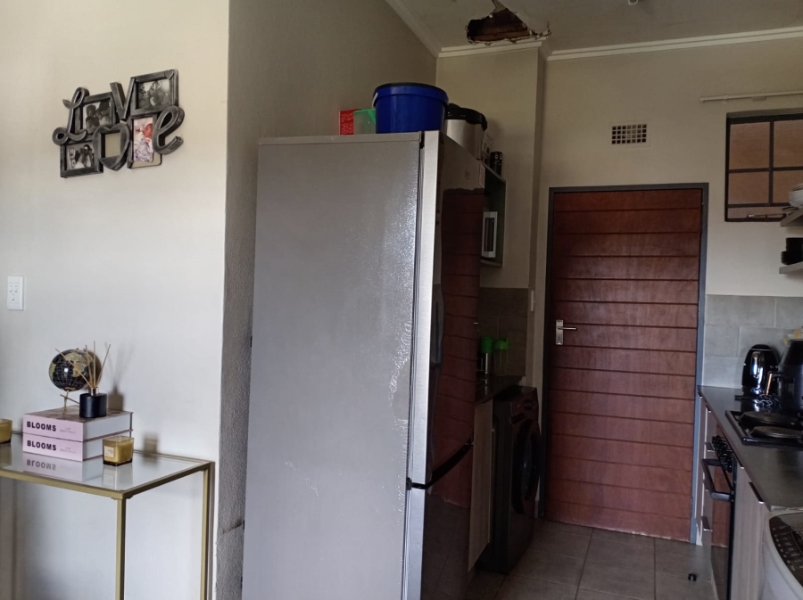 2 Bedroom Property for Sale in Lotus Gardens Gauteng