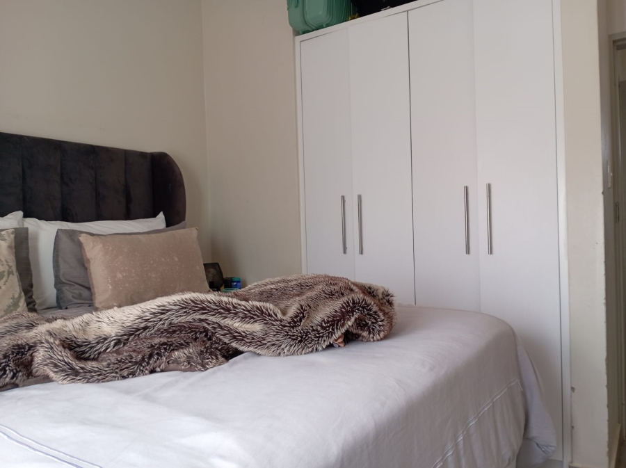 2 Bedroom Property for Sale in Lotus Gardens Gauteng