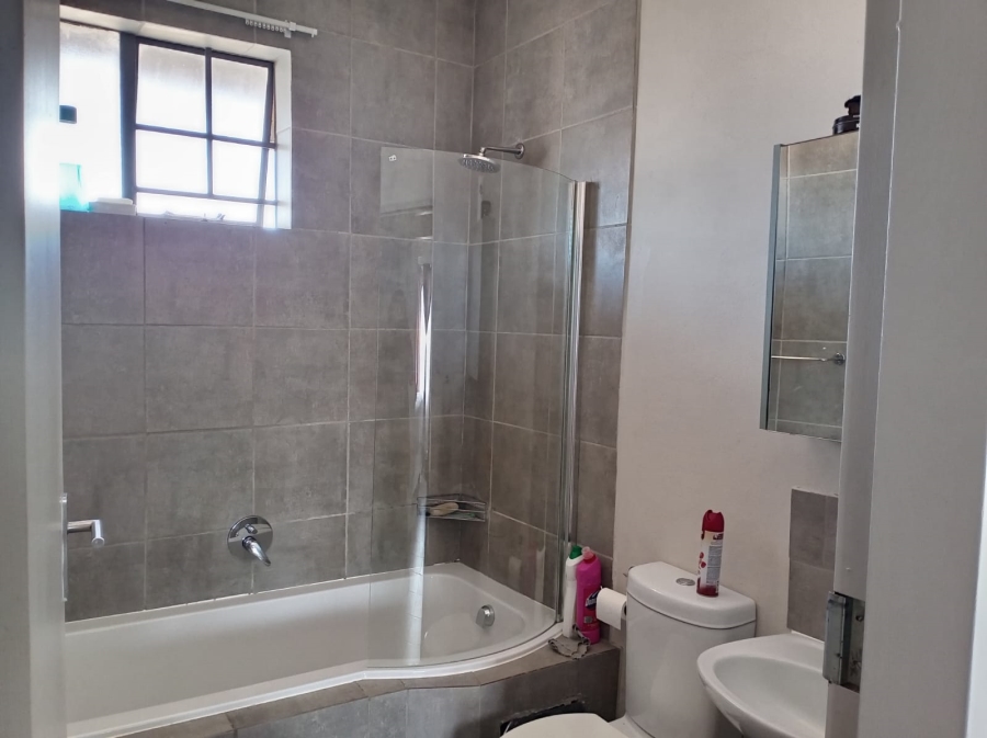2 Bedroom Property for Sale in Lotus Gardens Gauteng