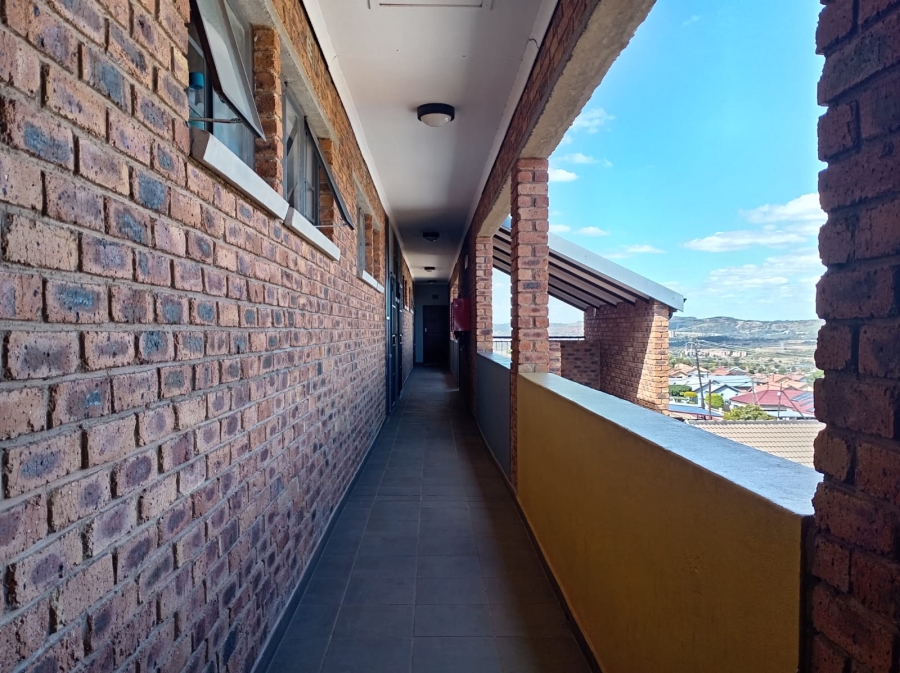 2 Bedroom Property for Sale in Lotus Gardens Gauteng