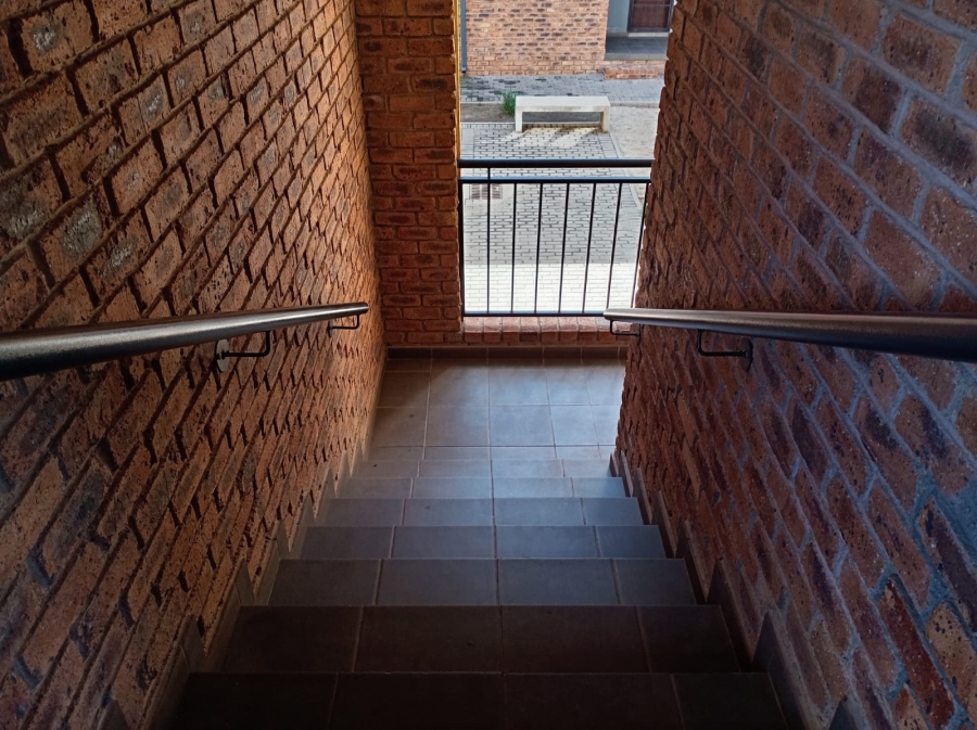 2 Bedroom Property for Sale in Lotus Gardens Gauteng