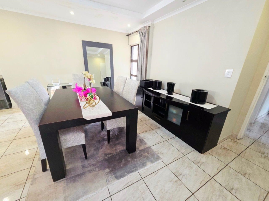6 Bedroom Property for Sale in Noordwyk Gauteng