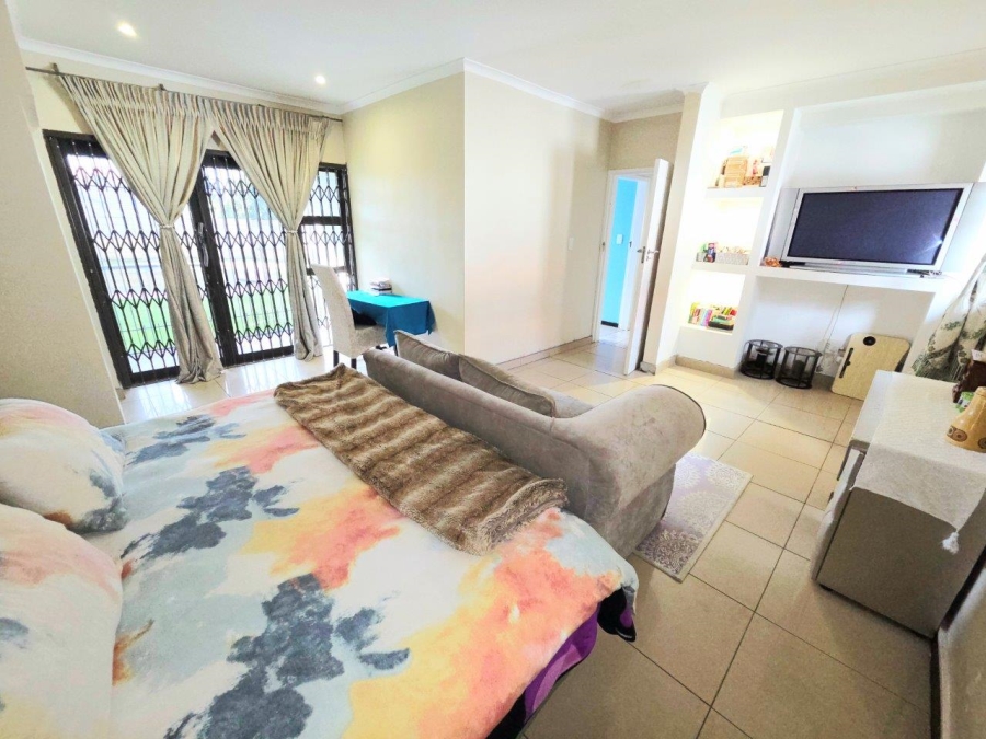 6 Bedroom Property for Sale in Noordwyk Gauteng