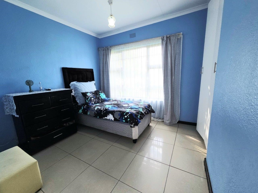 6 Bedroom Property for Sale in Noordwyk Gauteng