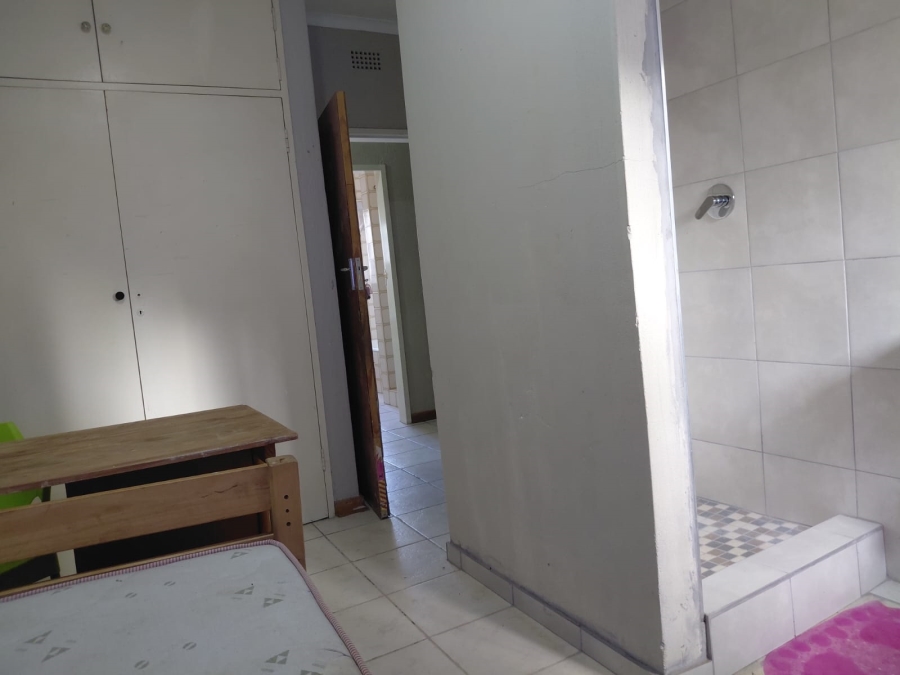 5 Bedroom Property for Sale in Westdene Gauteng
