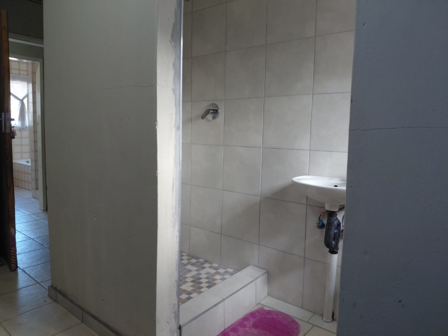 5 Bedroom Property for Sale in Westdene Gauteng