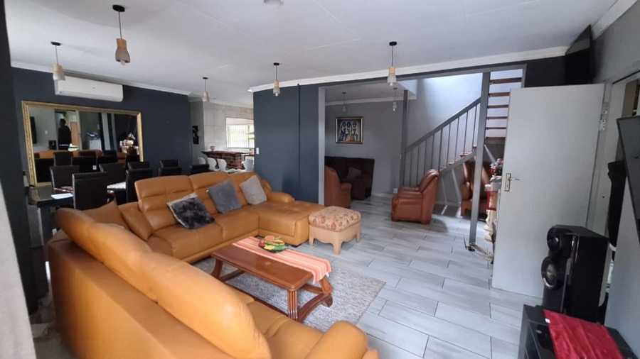4 Bedroom Property for Sale in Glen Marais Gauteng