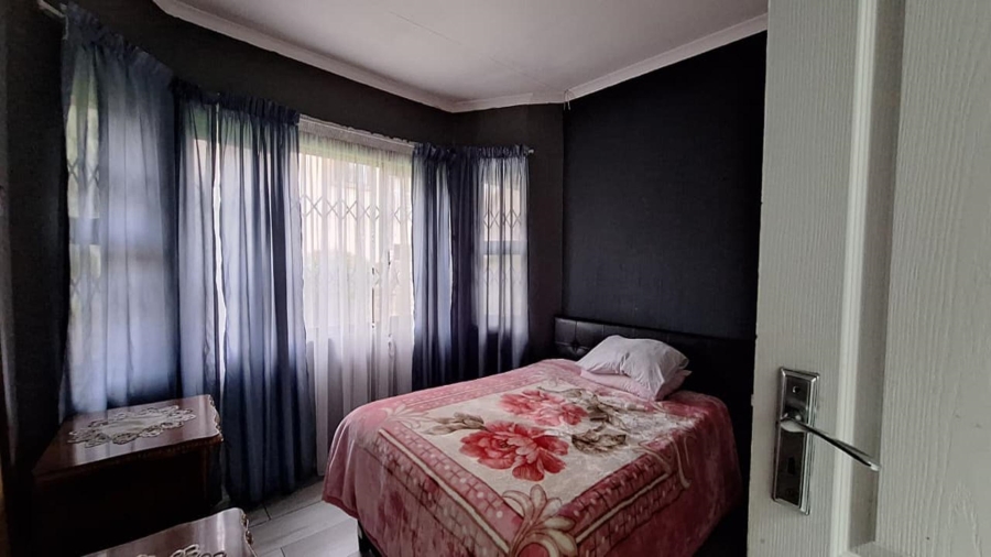 4 Bedroom Property for Sale in Glen Marais Gauteng