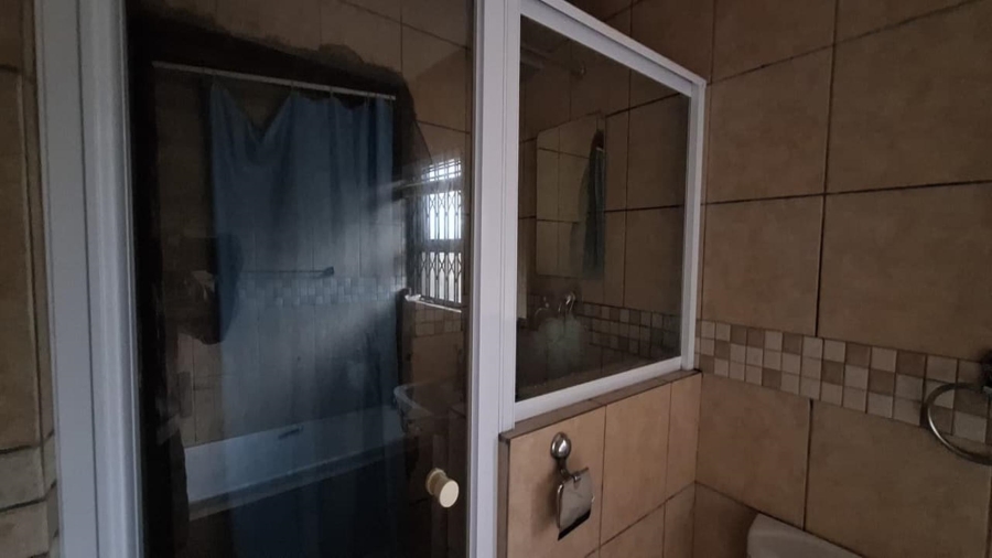 4 Bedroom Property for Sale in Glen Marais Gauteng