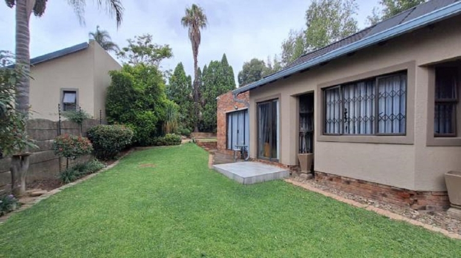 4 Bedroom Property for Sale in Glen Marais Gauteng