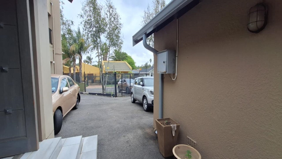 4 Bedroom Property for Sale in Glen Marais Gauteng