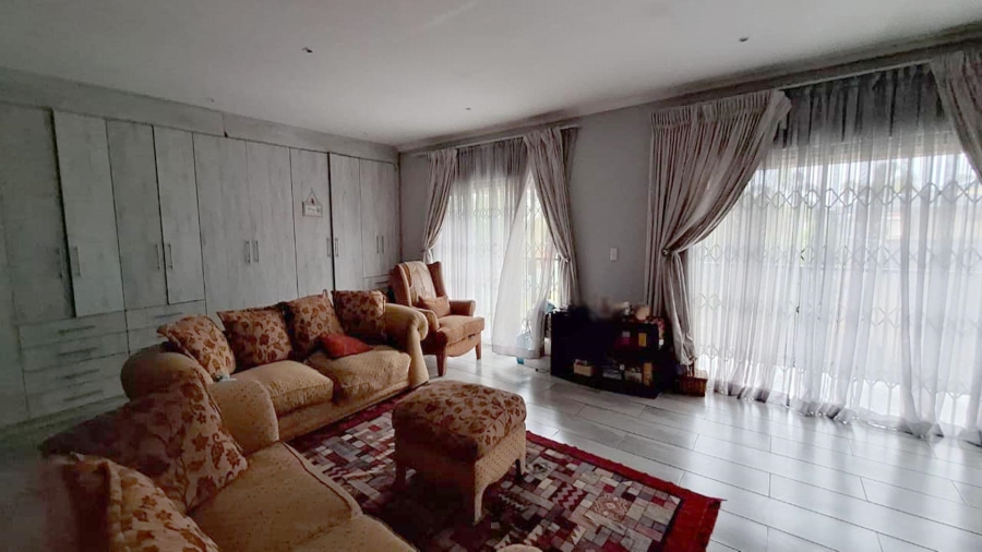 4 Bedroom Property for Sale in Glen Marais Gauteng