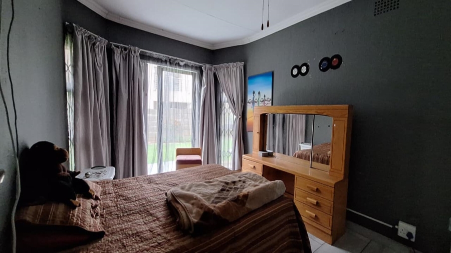 4 Bedroom Property for Sale in Glen Marais Gauteng