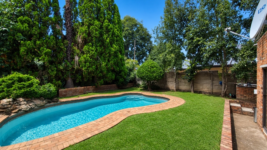 4 Bedroom Property for Sale in Glen Marais Gauteng
