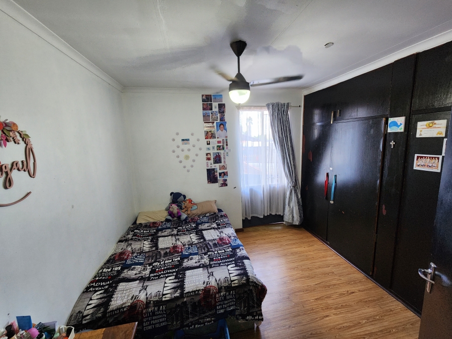 3 Bedroom Property for Sale in Mountain View Gauteng