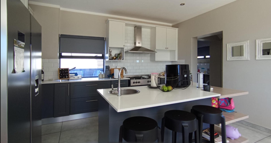 4 Bedroom Property for Sale in Midstream Ridge Gauteng