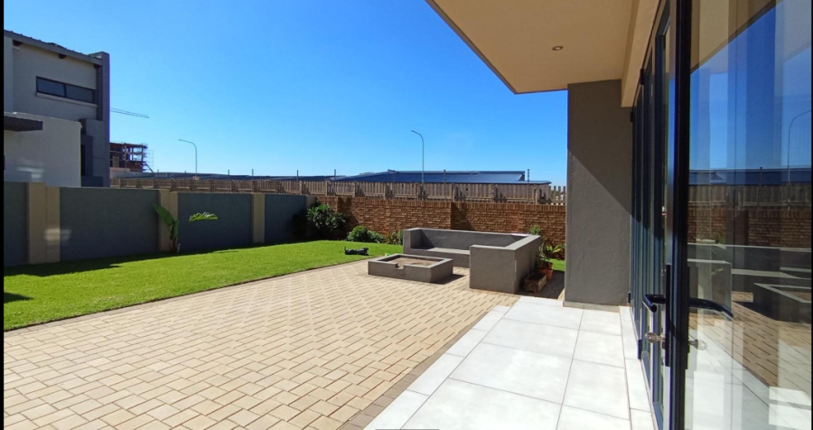 4 Bedroom Property for Sale in Midstream Ridge Gauteng
