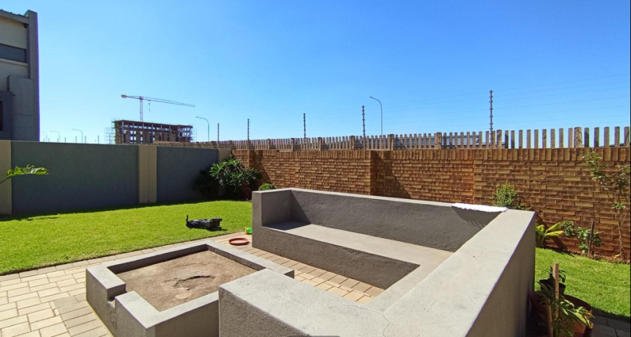 4 Bedroom Property for Sale in Midstream Ridge Gauteng