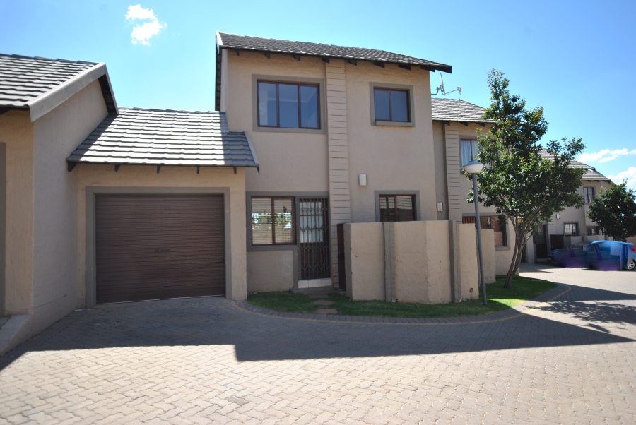 2 Bedroom Property for Sale in Country View Estate Gauteng