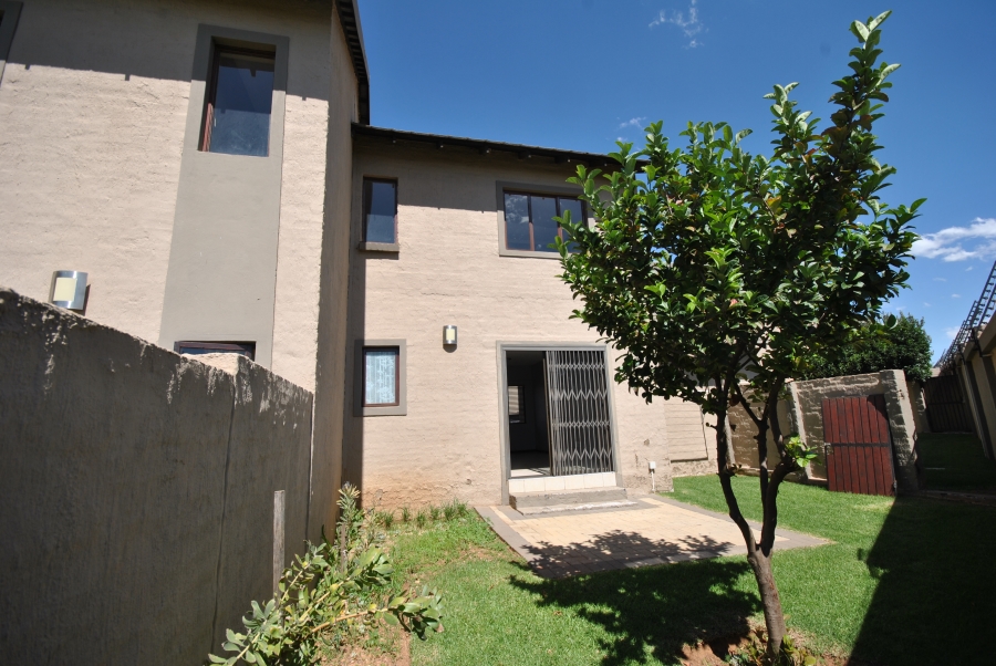 2 Bedroom Property for Sale in Country View Estate Gauteng