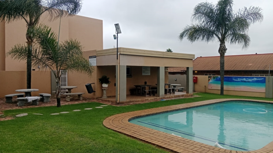 2 Bedroom Property for Sale in Randhart Gauteng