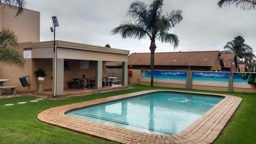 2 Bedroom Property for Sale in Randhart Gauteng