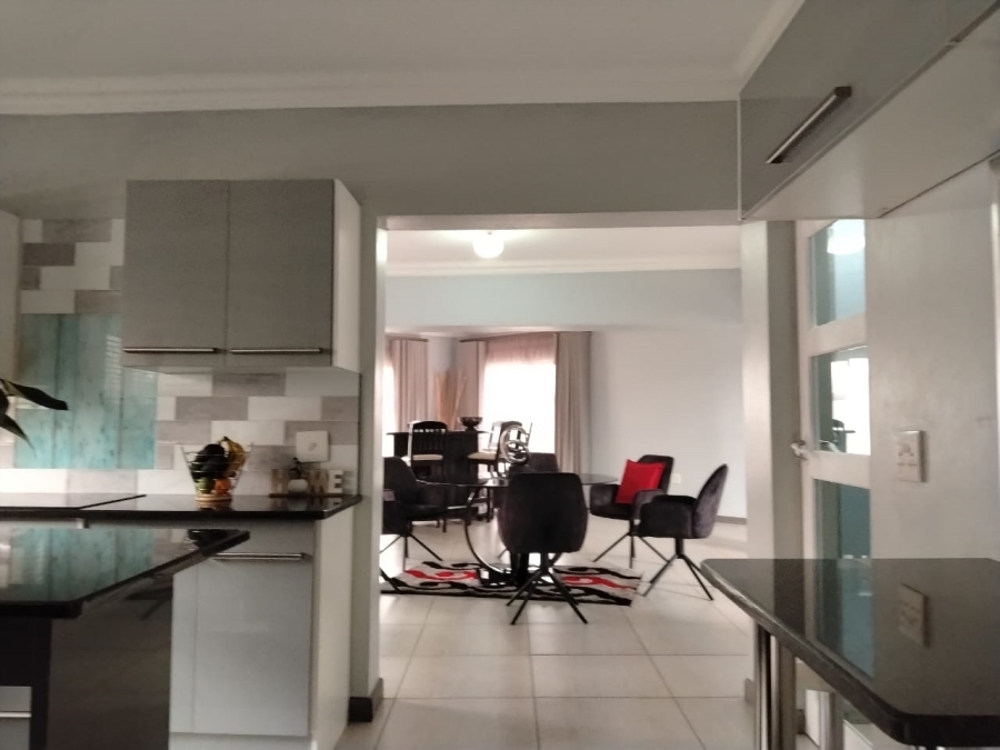 4 Bedroom Property for Sale in Helderwyk Gauteng