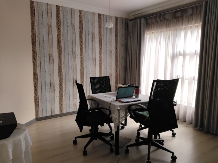 4 Bedroom Property for Sale in Helderwyk Gauteng
