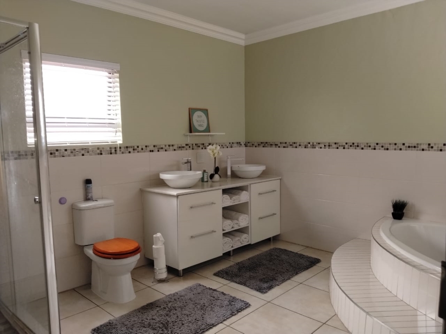 4 Bedroom Property for Sale in Helderwyk Gauteng