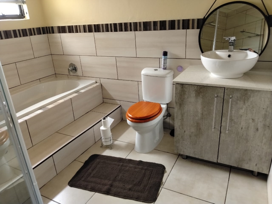 4 Bedroom Property for Sale in Helderwyk Gauteng