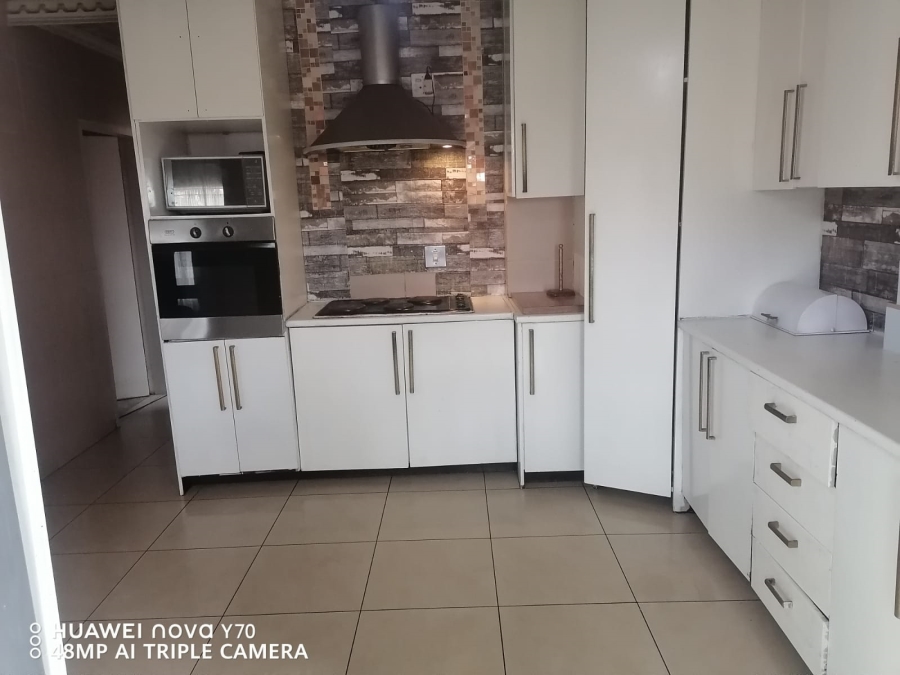 3 Bedroom Property for Sale in Mamelodi East Gauteng