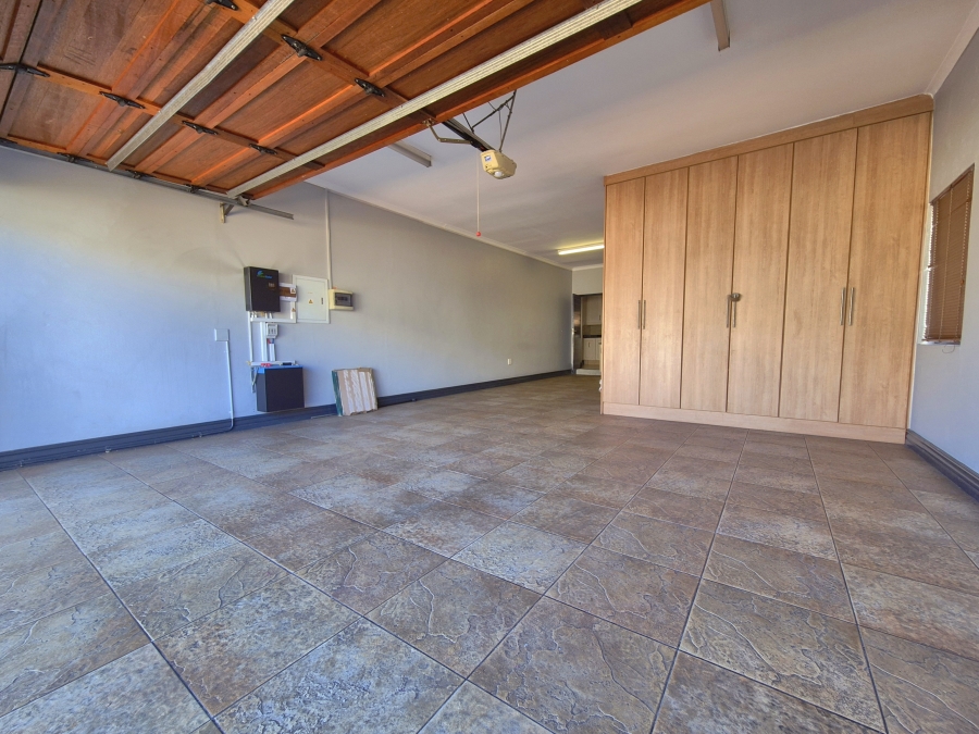 4 Bedroom Property for Sale in Sunward Park Gauteng