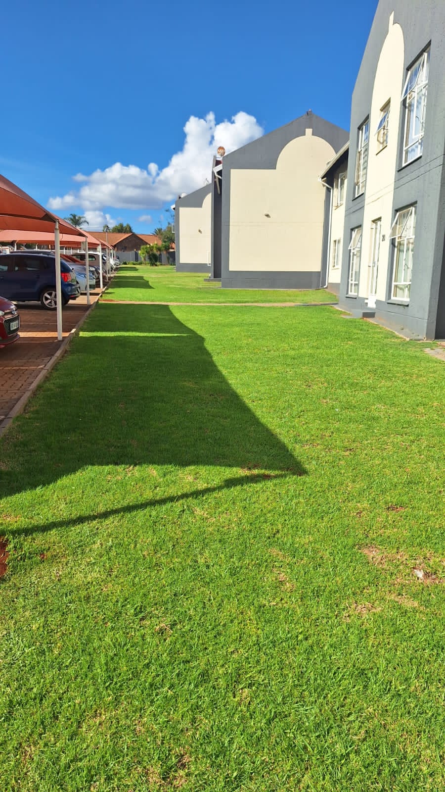1 Bedroom Property for Sale in Die Hoewes Gauteng