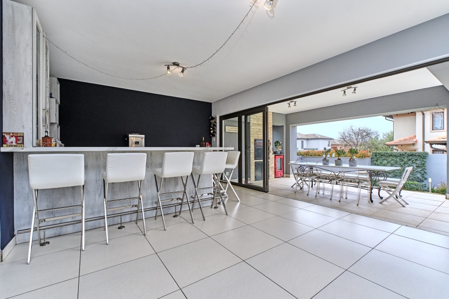 4 Bedroom Property for Sale in Greenstone Hill Gauteng
