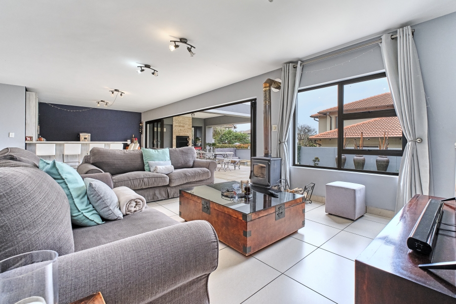 4 Bedroom Property for Sale in Greenstone Hill Gauteng