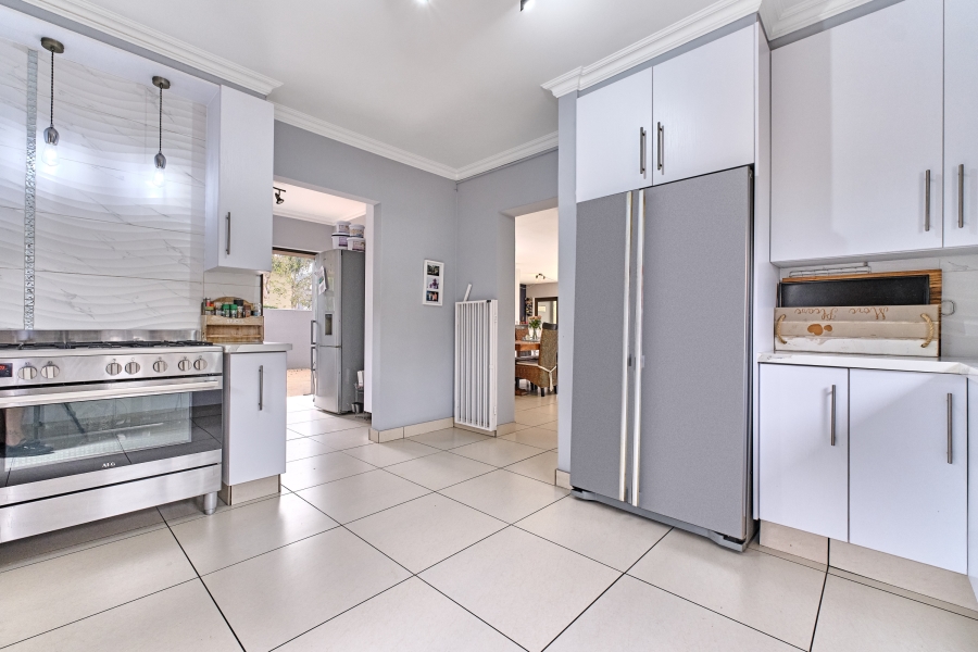 4 Bedroom Property for Sale in Greenstone Hill Gauteng