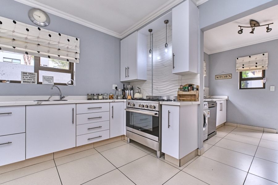 4 Bedroom Property for Sale in Greenstone Hill Gauteng
