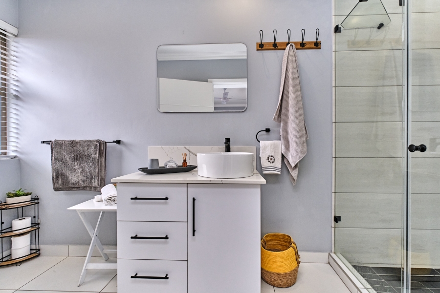 4 Bedroom Property for Sale in Greenstone Hill Gauteng