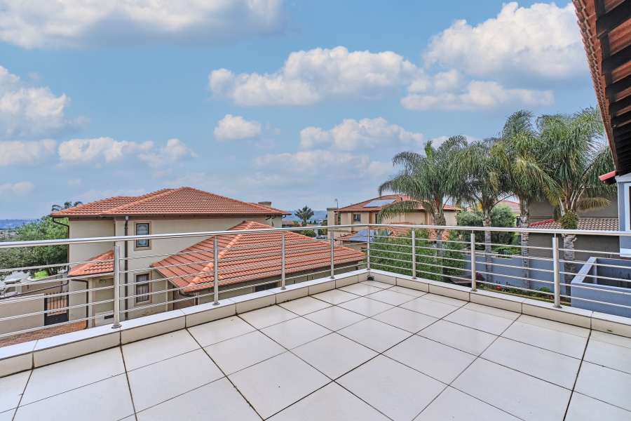 4 Bedroom Property for Sale in Greenstone Hill Gauteng