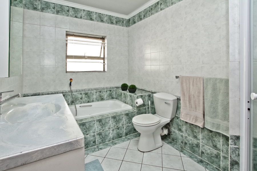 4 Bedroom Property for Sale in Kensington Gauteng