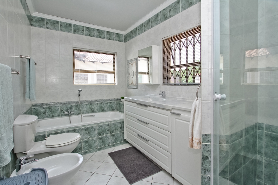 4 Bedroom Property for Sale in Kensington Gauteng