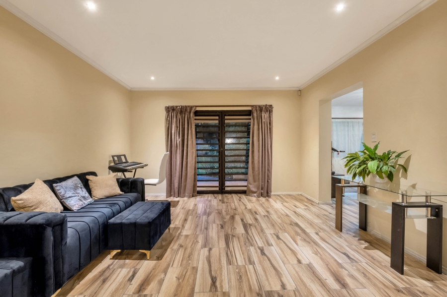 4 Bedroom Property for Sale in Wendywood Gauteng