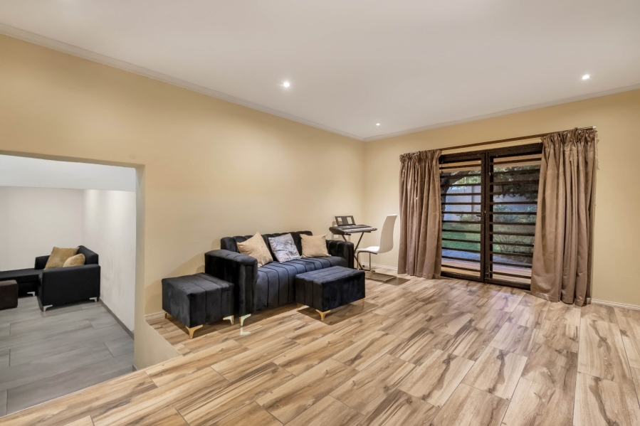 4 Bedroom Property for Sale in Wendywood Gauteng