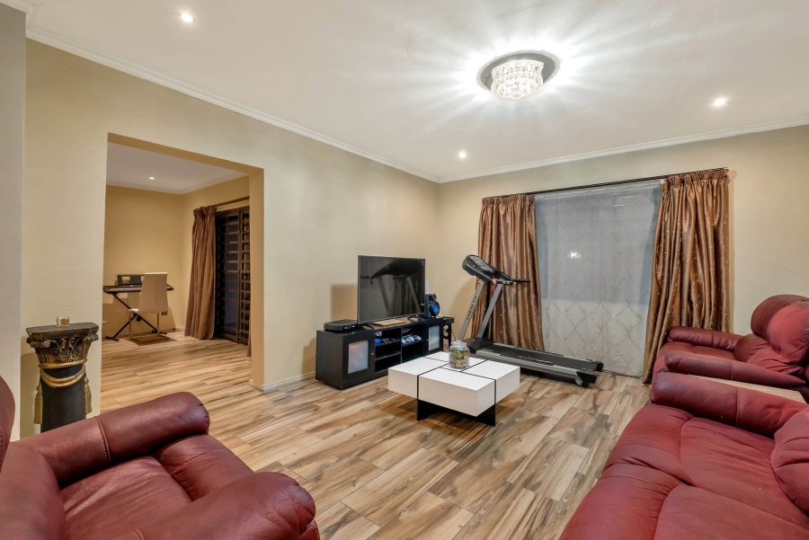 4 Bedroom Property for Sale in Wendywood Gauteng